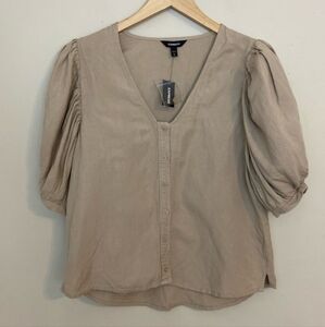 Express NWT beige Linen Blend Short Button Front Puff Sleeve Top Size M